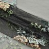 Вышивка на сетке цветы из разноцветной нити с бордюром