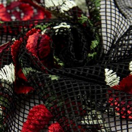 Вышивка на крупной сетке «Розы»